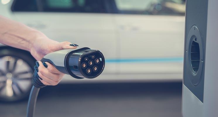 Carros elétricos, conheça os prós e contras!