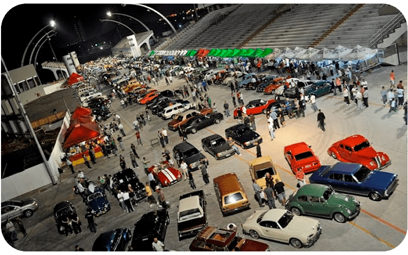 AutoShow volta ao Sambódromo em 2026: A feira de carros mais antiga do Brasil retorna ao Anhembi em 12 de abril.
